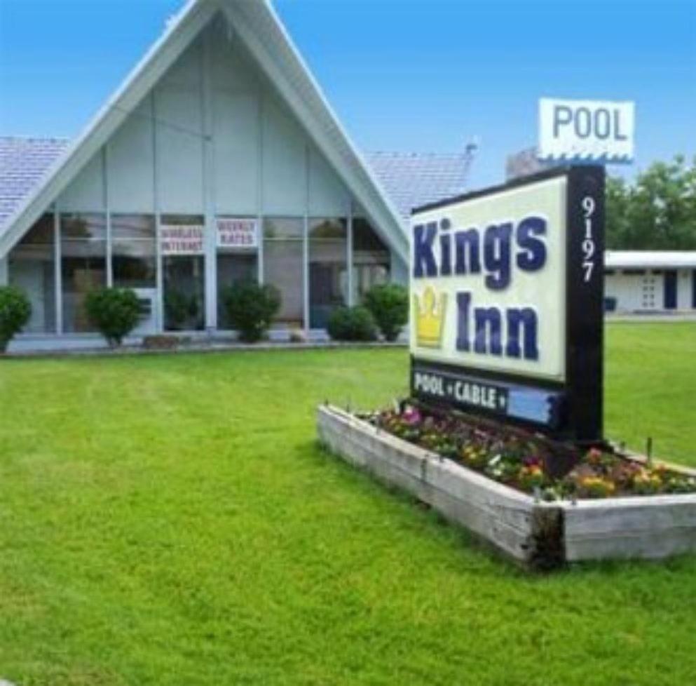 Kings Inn Cleveland Стронгзвіль Екстер'єр фото