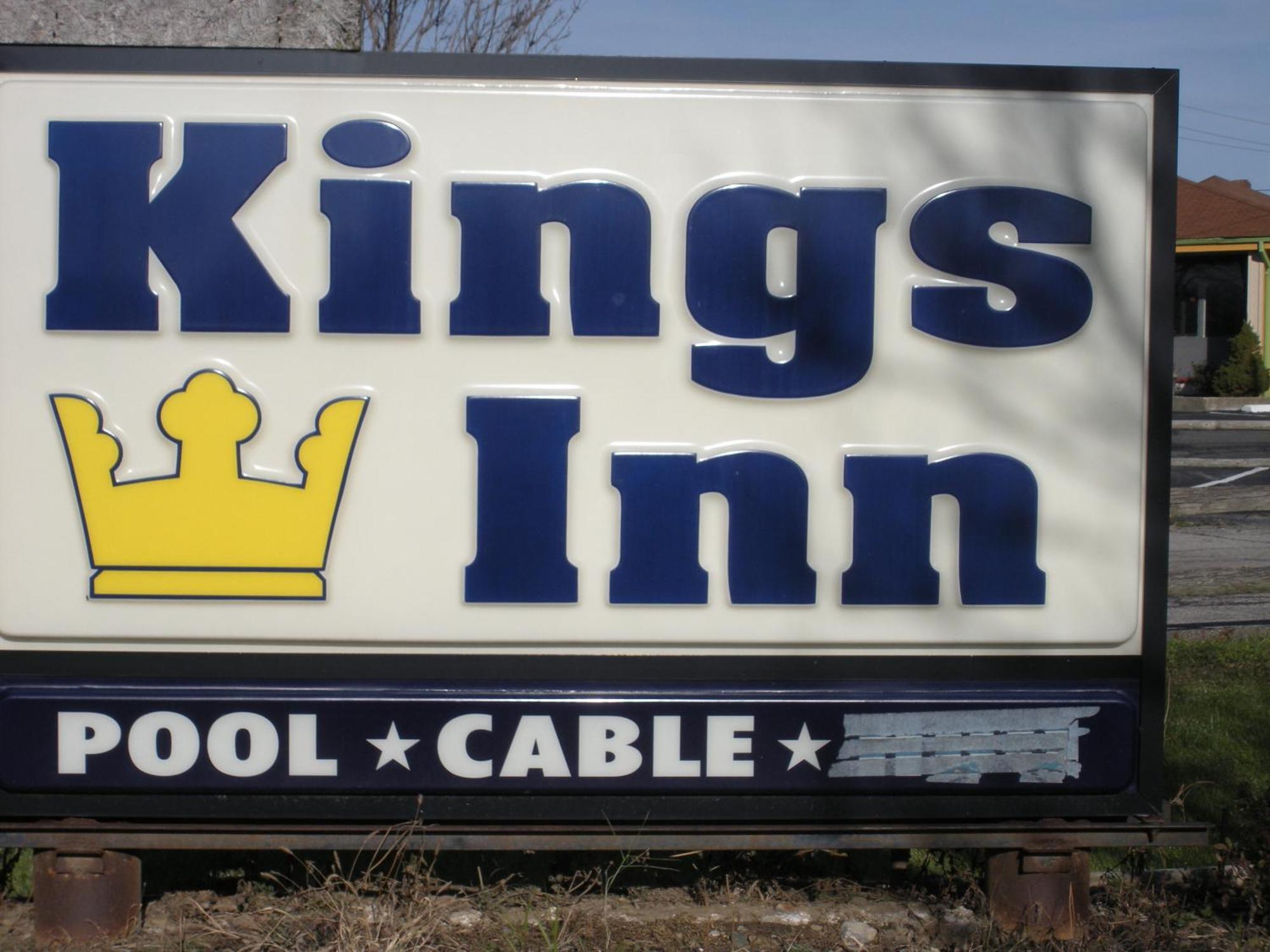 Kings Inn Cleveland Стронгзвіль Екстер'єр фото
