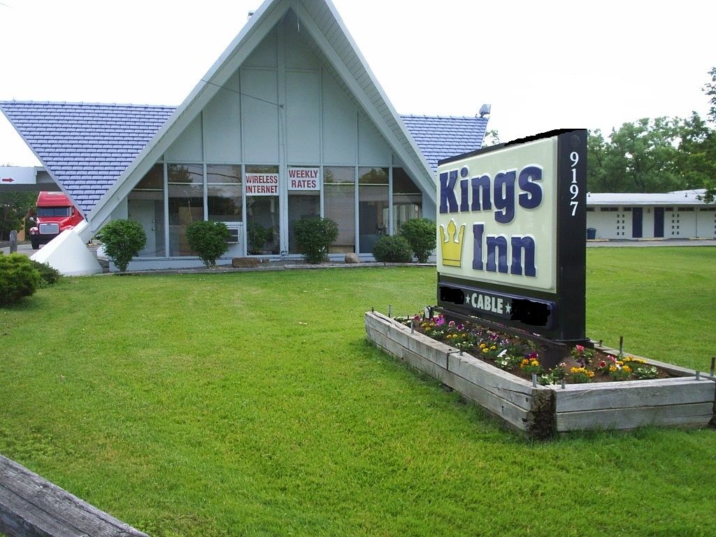 Kings Inn Cleveland Стронгзвіль Екстер'єр фото