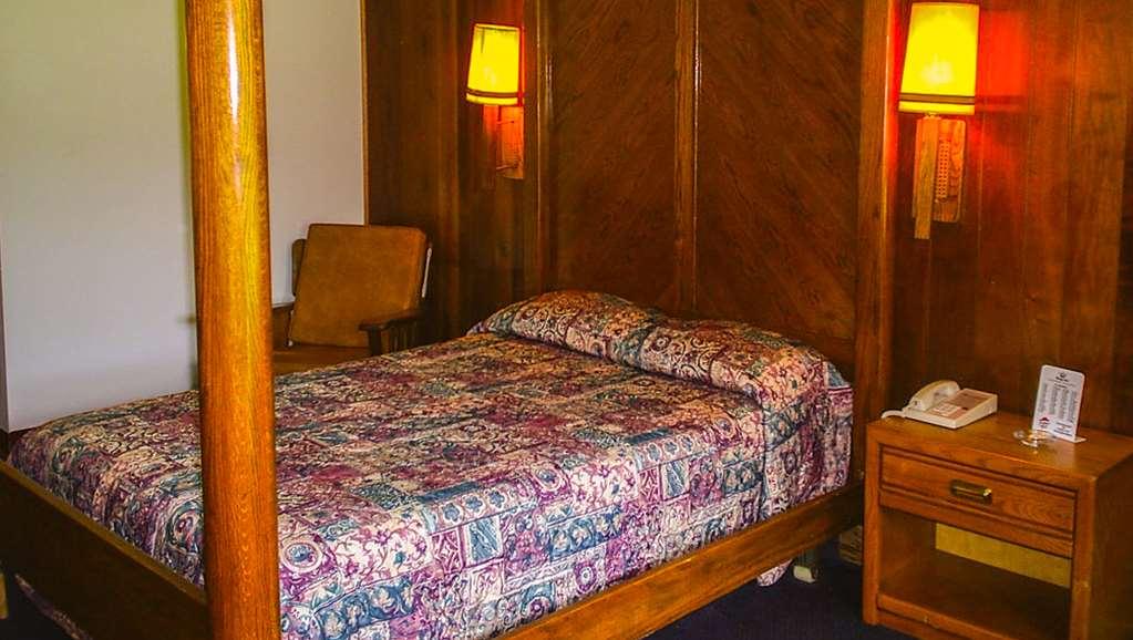 Kings Inn Cleveland Стронгзвіль Номер фото