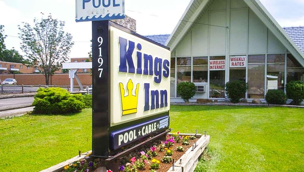 Kings Inn Cleveland Стронгзвіль Екстер'єр фото